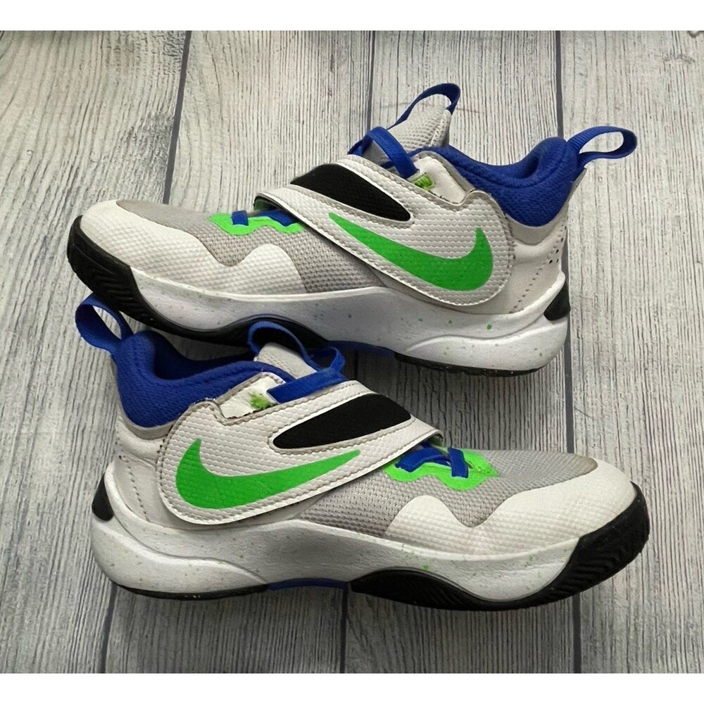 White Nike Boy Basketball Shoes, Size Youth 1